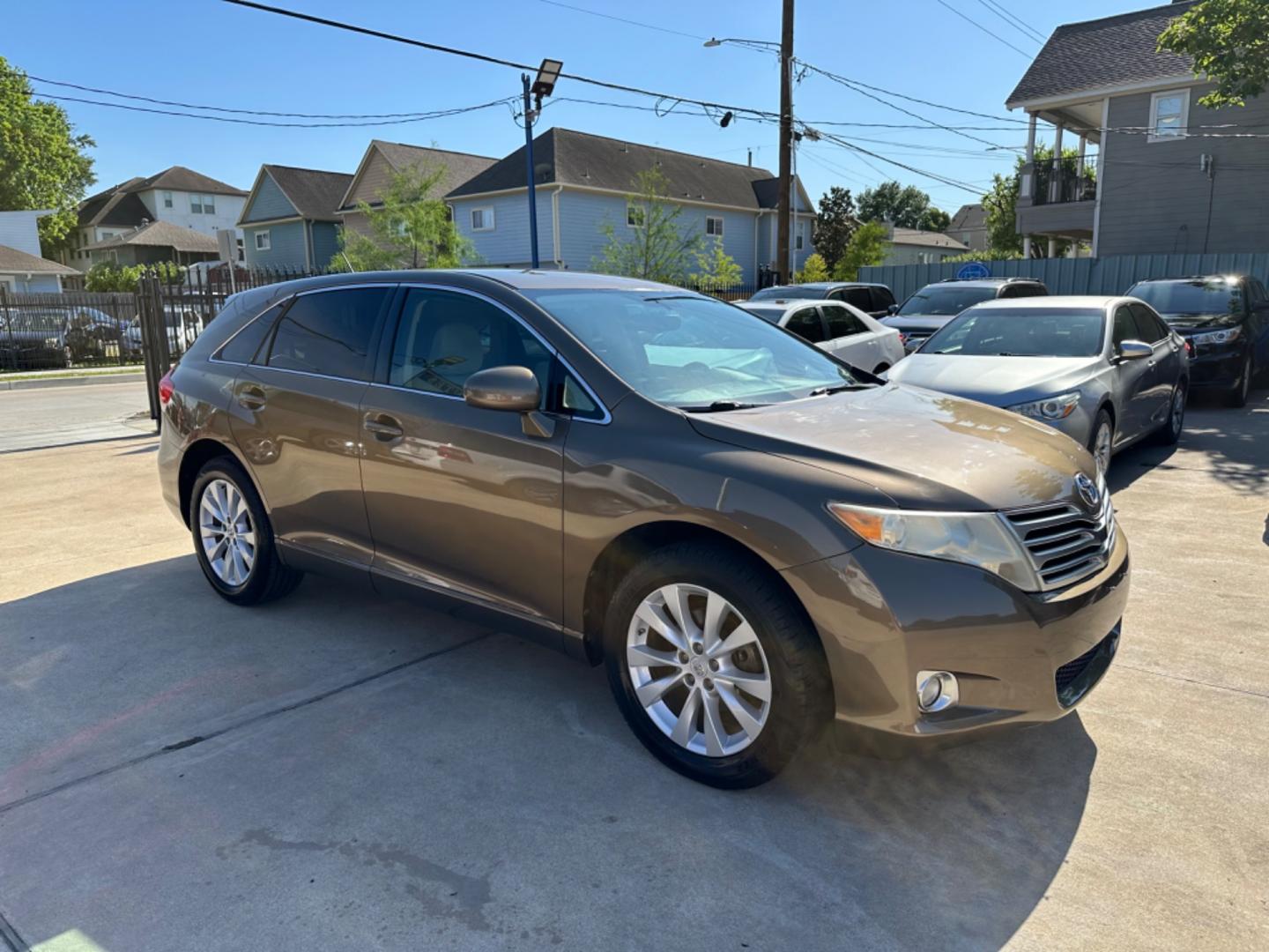 2011 Brown /Tan Toyota Venza Base (4T3ZA3BBXBU) with an 2.7L engine, Automatic transmission, located at 1501 West 15th St., Houston, 77008, (713) 869-2925, 29.797941, -95.411789 - Photo#1